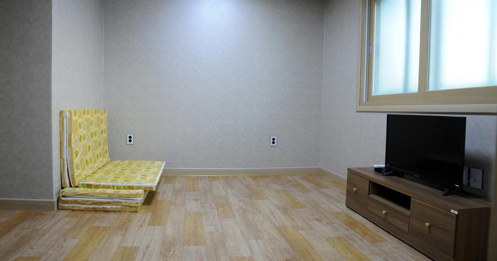 The 1St Andong Hostel Екстер'єр фото